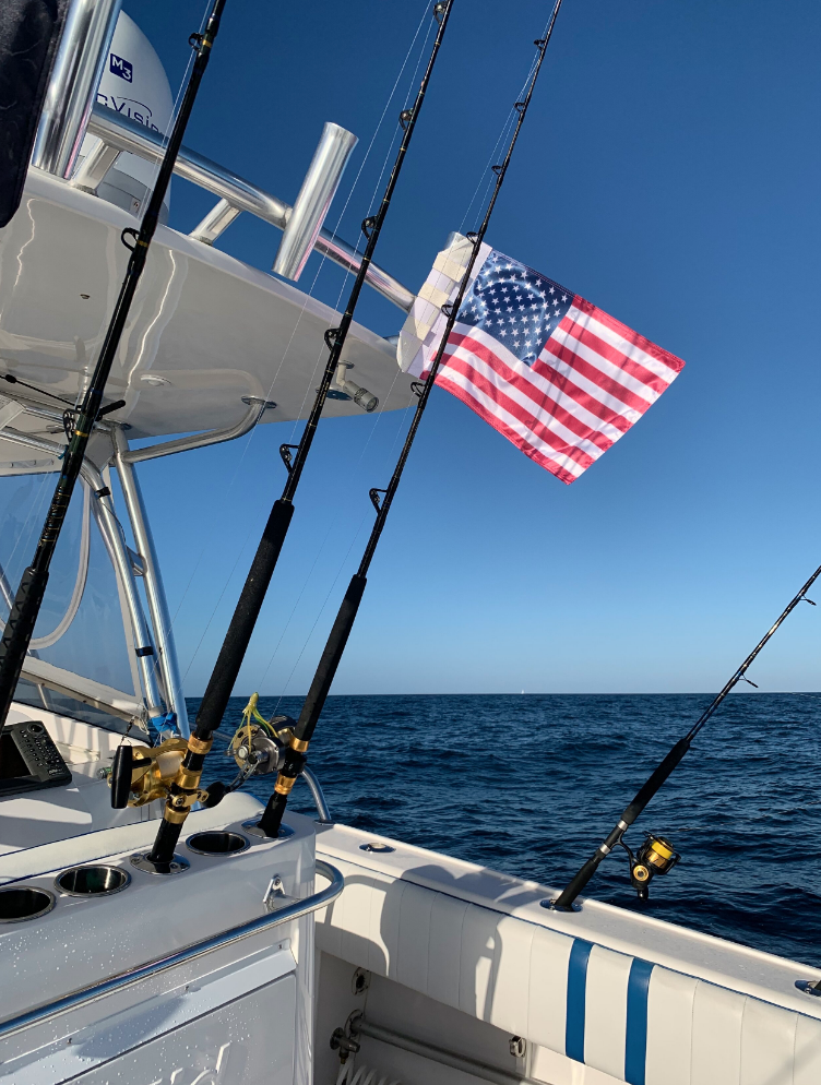 You Don't Need a Flagpole for these Boat Flags! – Lakeland Boating
