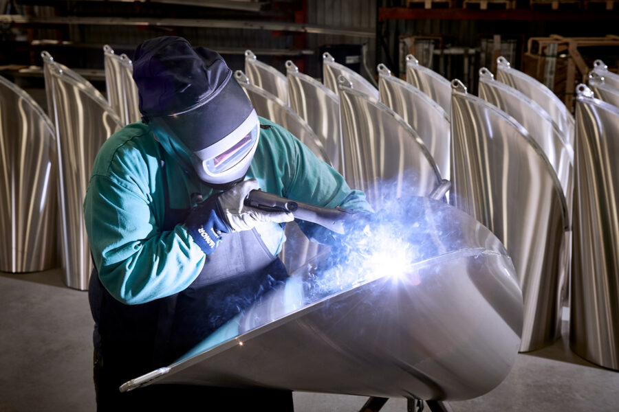 Bennington Growth Brings New Jobs To Elkhart Lakeland Boating