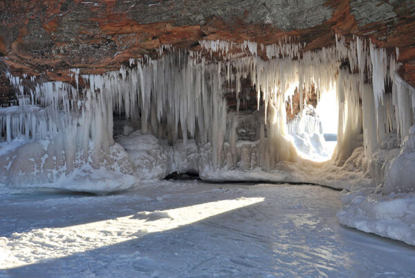 Apostle-Island-Ice-Cave