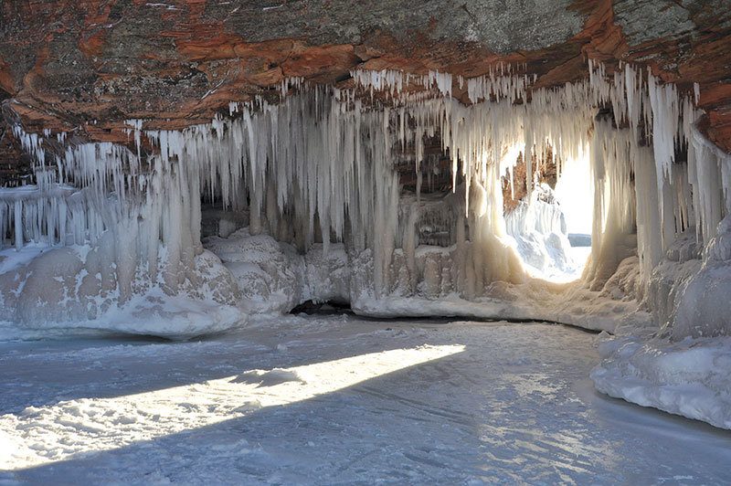 Apostle-Island-Ice-Cave