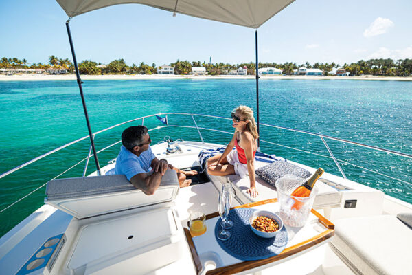 Riviera 5600 Sport Yacht