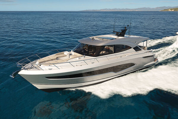Riviera-6200-Sport-Yacht