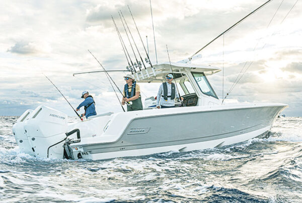 Boston Whaler-330-Outrage