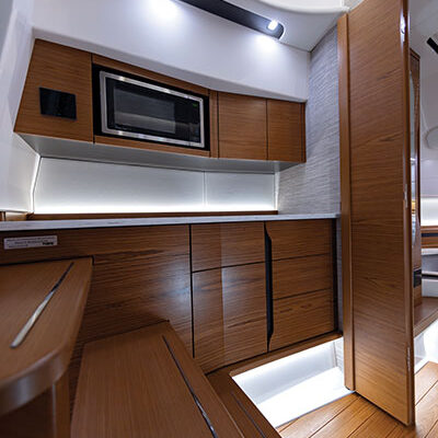 Tiara 46 LS