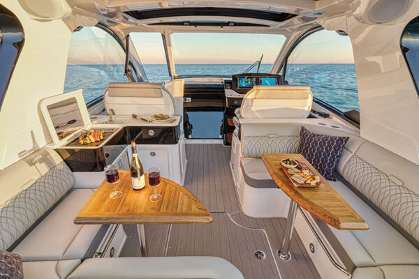 Sea-Ray-Sundancer-370